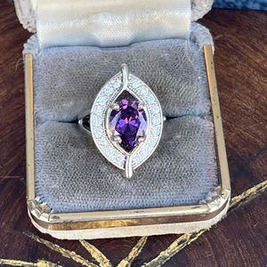 Purple Cocktail Ring Size 6 1/2 Sparkle Fuax Amethyst 925 Costume jewelry